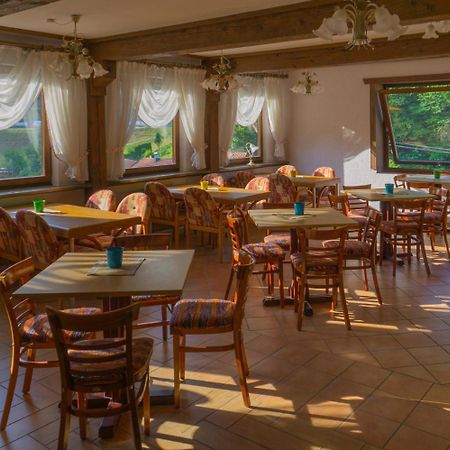 Kraehenbad Hotel Альпирсбах Экстерьер фото
