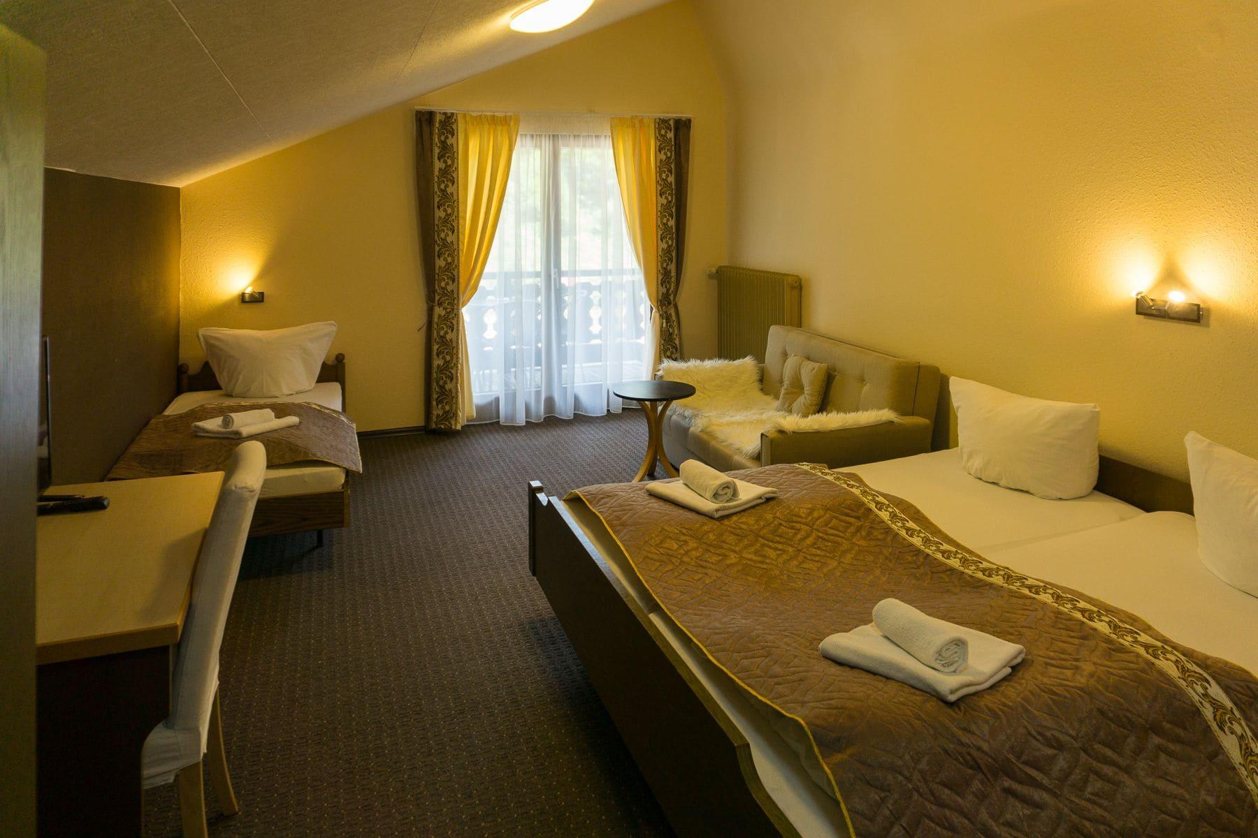 Kraehenbad Hotel Альпирсбах Экстерьер фото