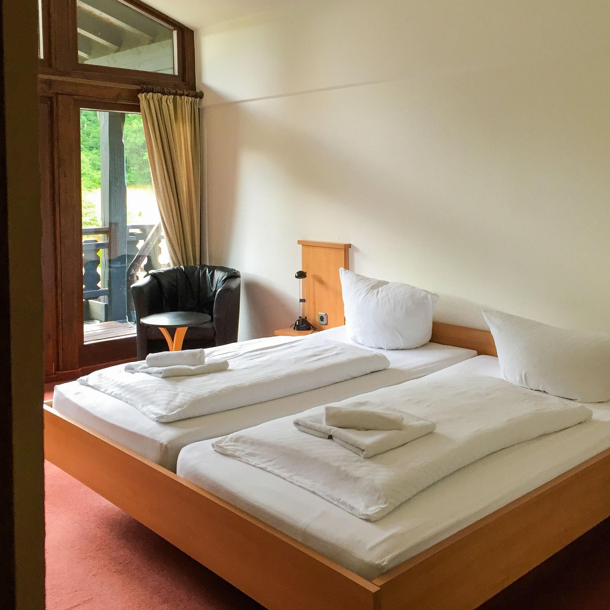 Kraehenbad Hotel Альпирсбах Экстерьер фото