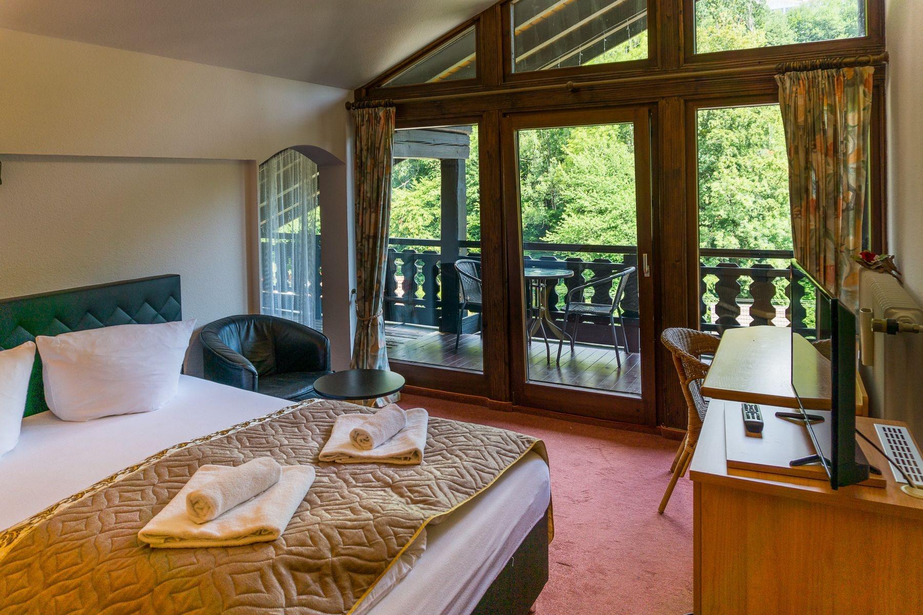 Kraehenbad Hotel Альпирсбах Экстерьер фото